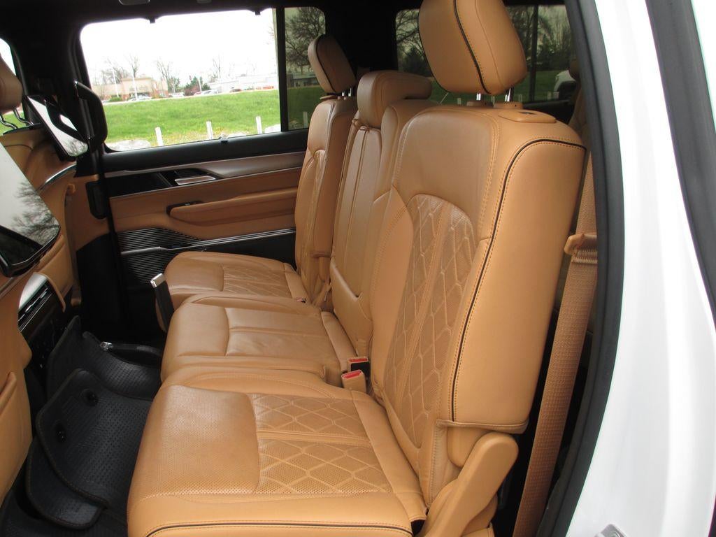 2023 Jeep Grand Wagoneer L Series III 4x4