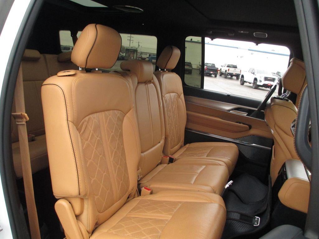 2023 Jeep Grand Wagoneer L Series III 4x4