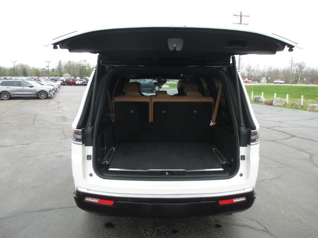 2023 Jeep Grand Wagoneer L Series III 4x4