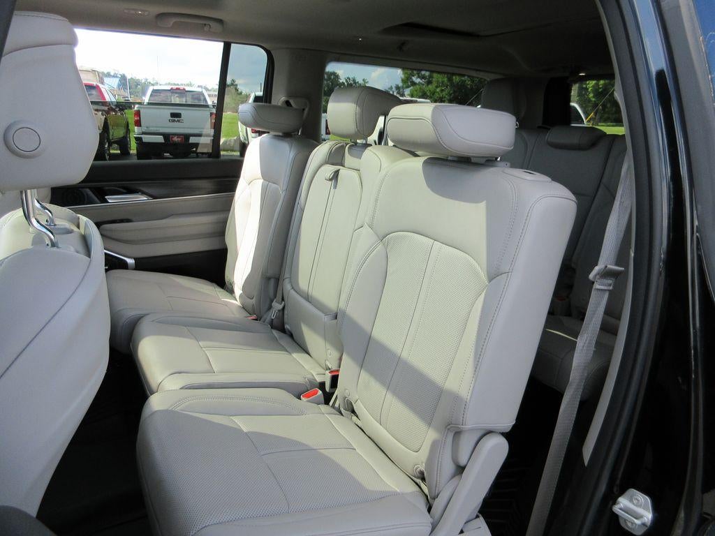 2023 Jeep Wagoneer Series II