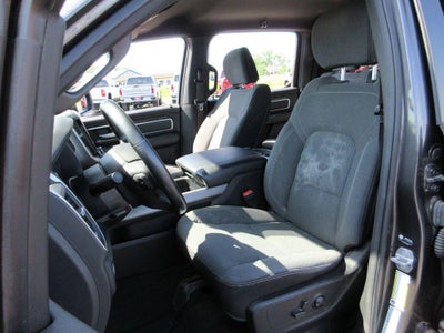 2022 RAM 1500 Big Horn Crew Cab 4x4 5'7" Box