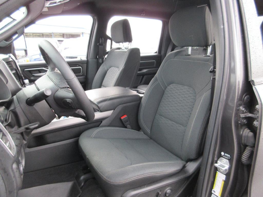2025 RAM 1500 Big Horn Crew Cab 4x4 5'7" Box