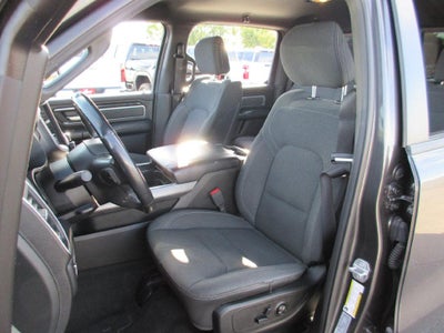 2020 RAM 1500 Big Horn Crew Cab 4x4 5'7" Box