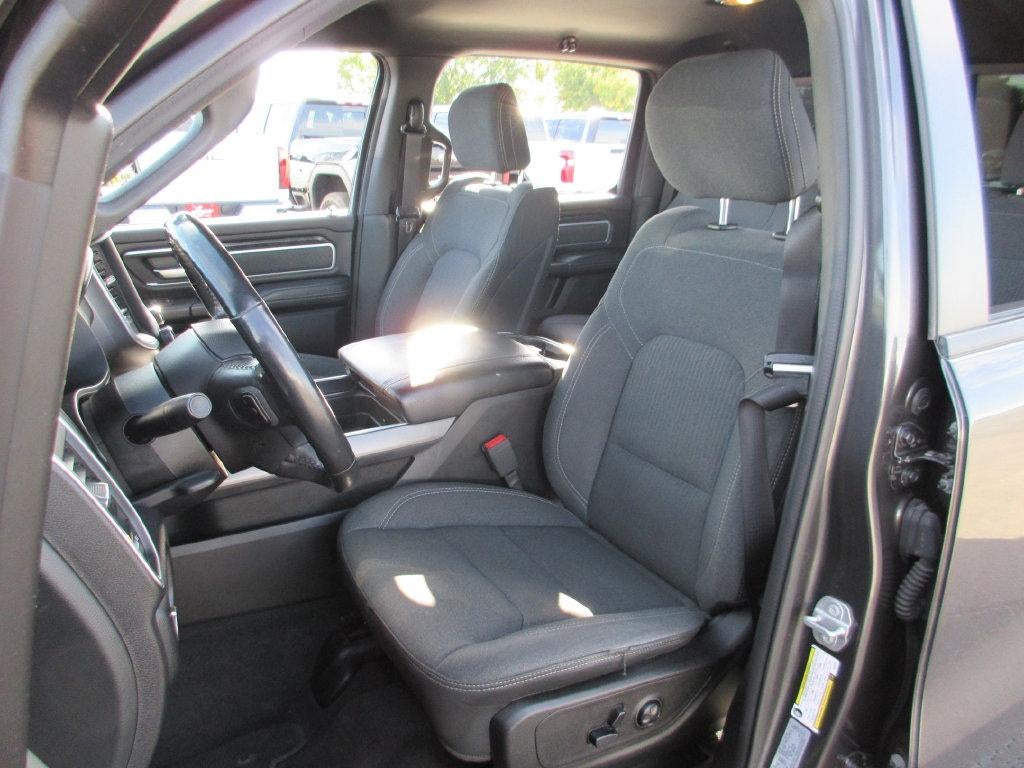 2020 RAM 1500 Big Horn Crew Cab 4x4 5'7" Box