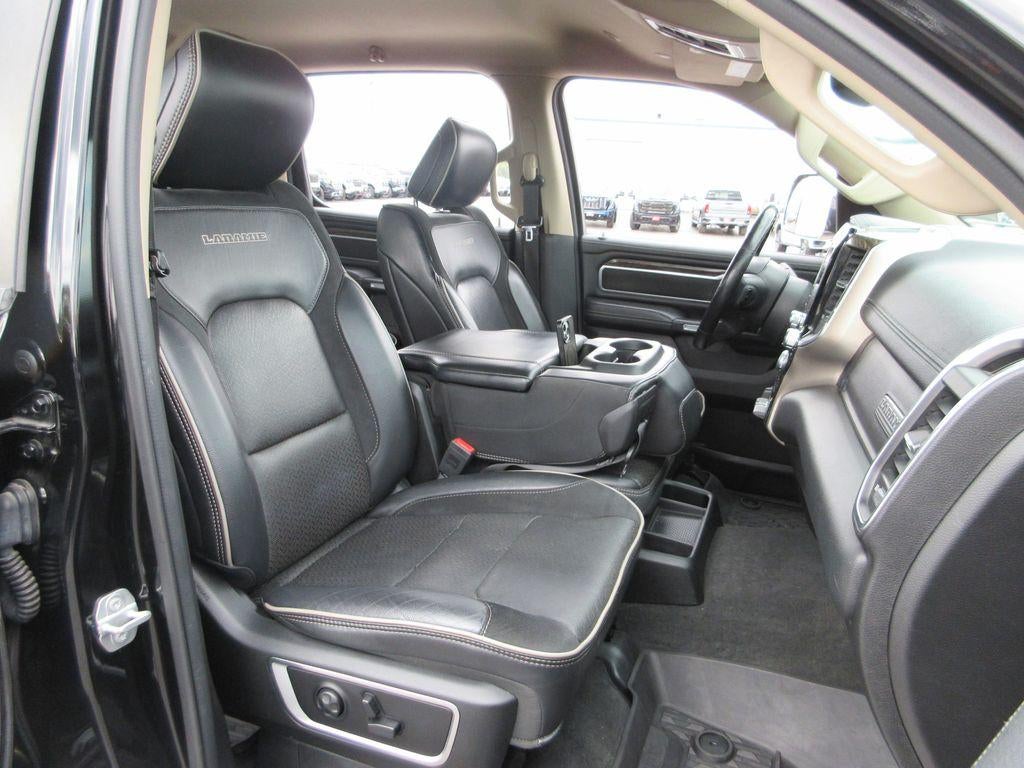2020 RAM 1500 Laramie Crew Cab 4x4 5'7" Box