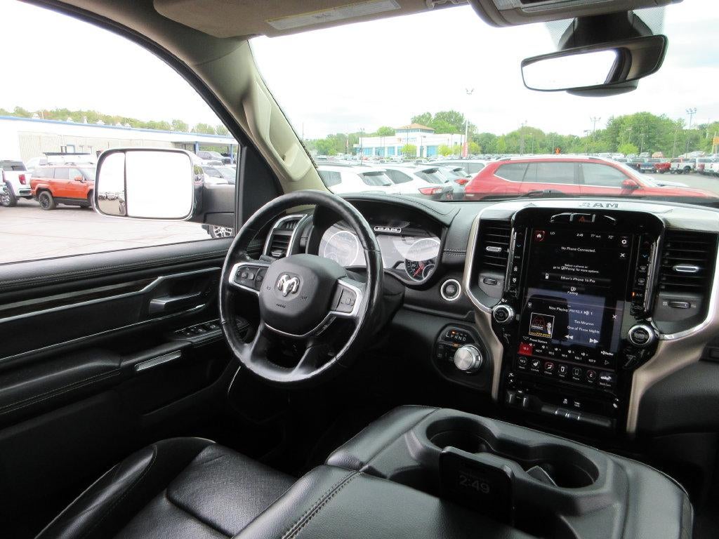 2020 RAM 1500 Laramie Crew Cab 4x4 5'7" Box
