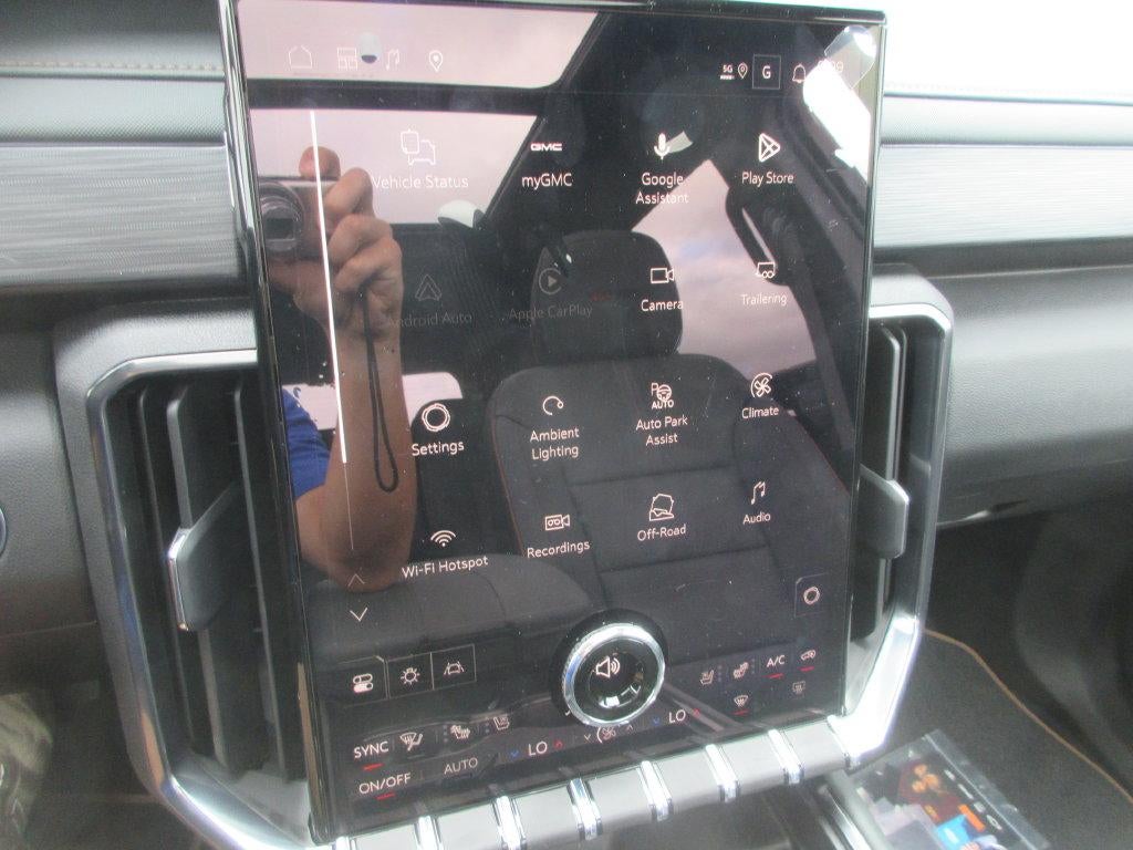 2027 GMC Acadia AT4