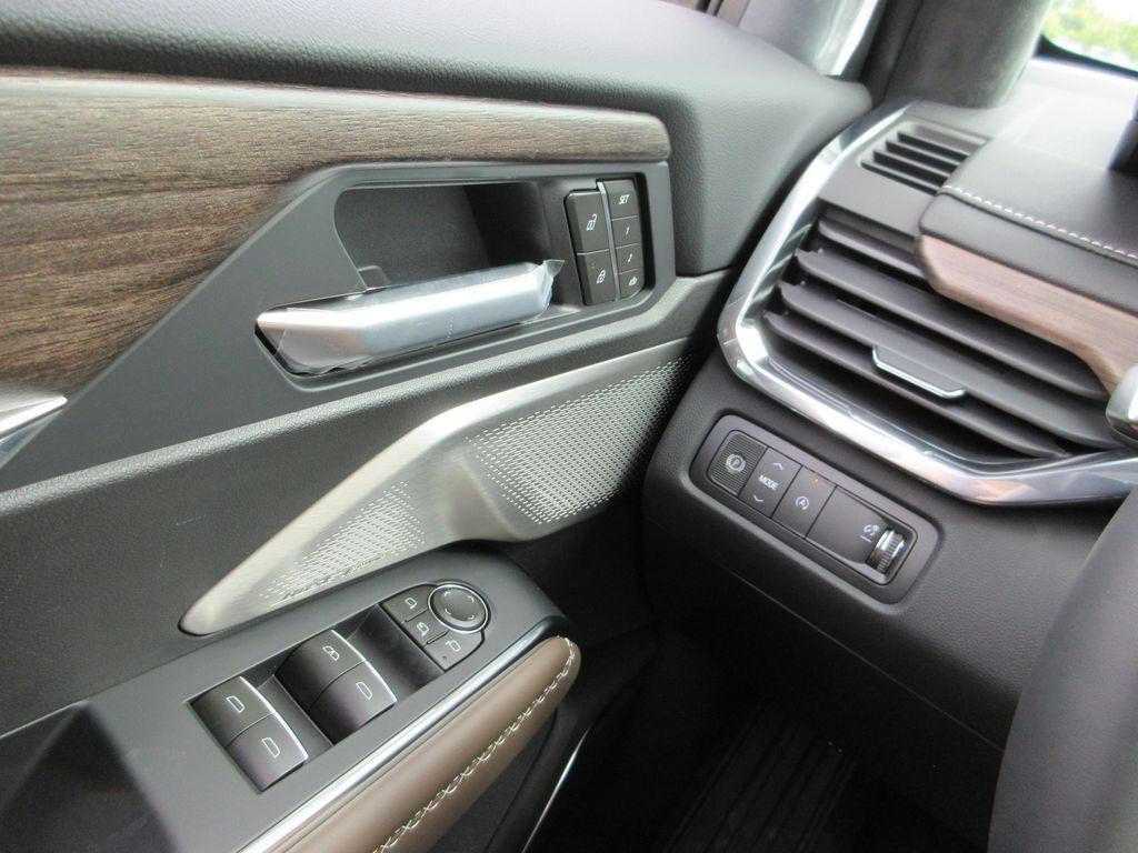 2027 GMC Acadia Denali Ultimate