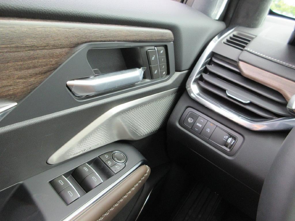 2027 GMC Acadia Denali Ultimate