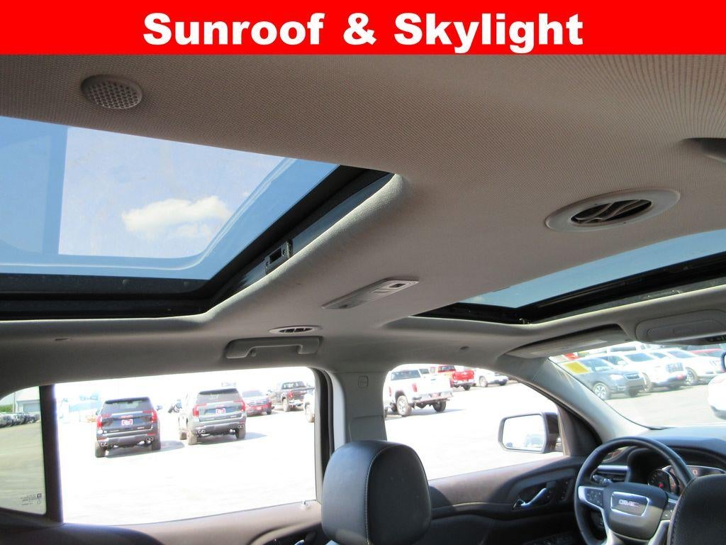 2023 GMC Acadia SLT