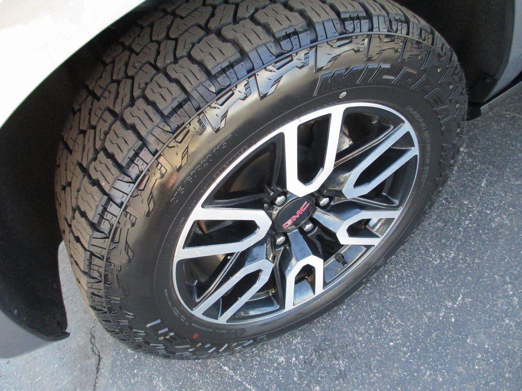 2022 GMC Yukon XL AT4