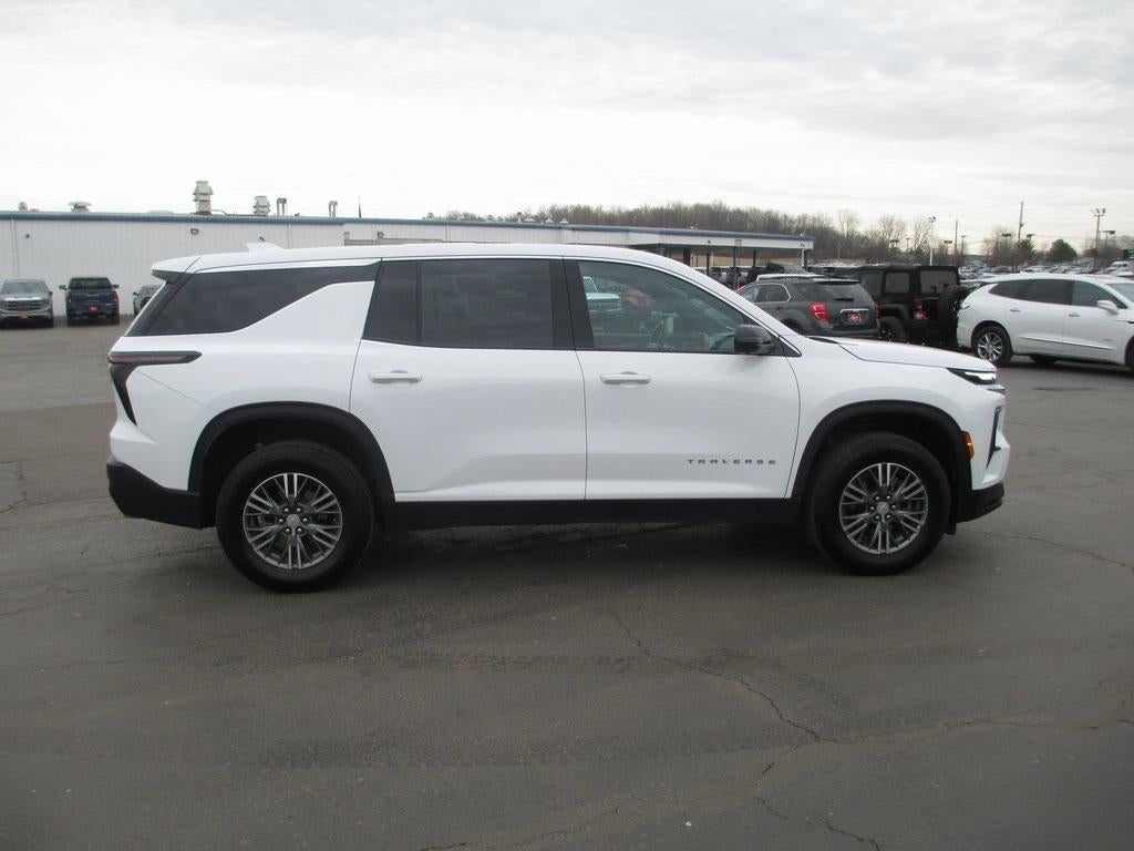 2024 Chevrolet Traverse LS