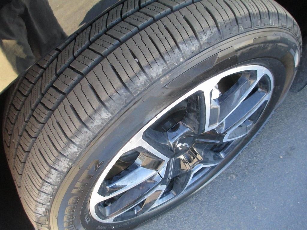 2023 Chevrolet Suburban RST