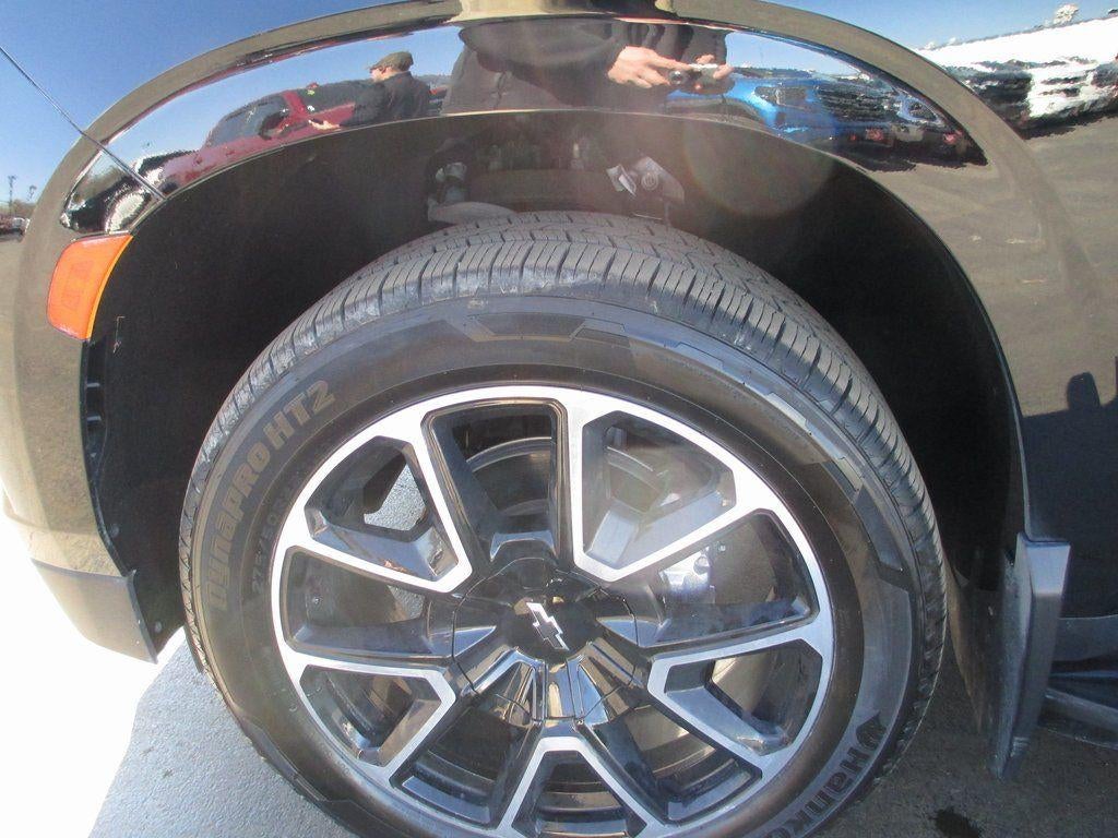 2023 Chevrolet Suburban RST