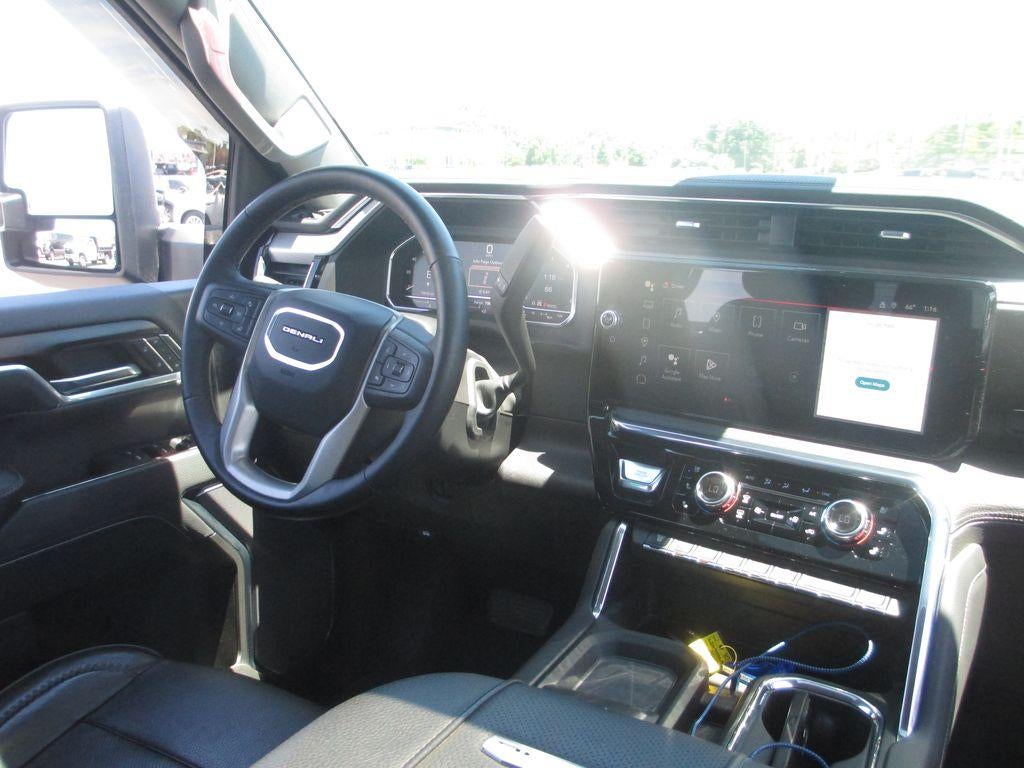 2025 GMC Sierra 3500 HD Denali