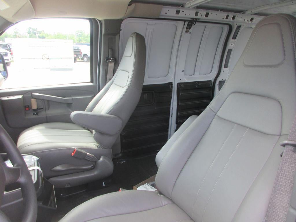 2026 GMC Savana Cargo Base