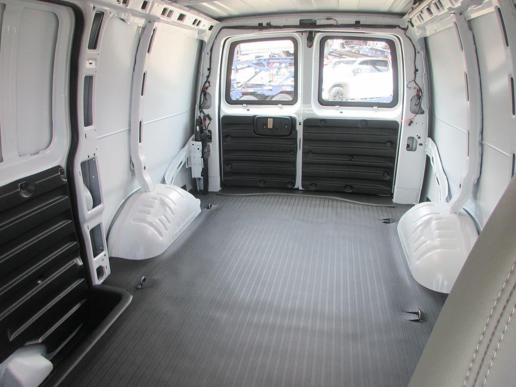 2026 GMC Savana Cargo Base