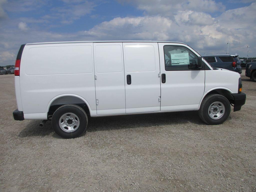2026 GMC Savana Cargo Base