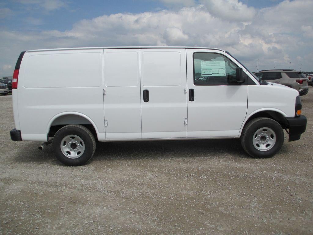 2026 GMC Savana Cargo Base