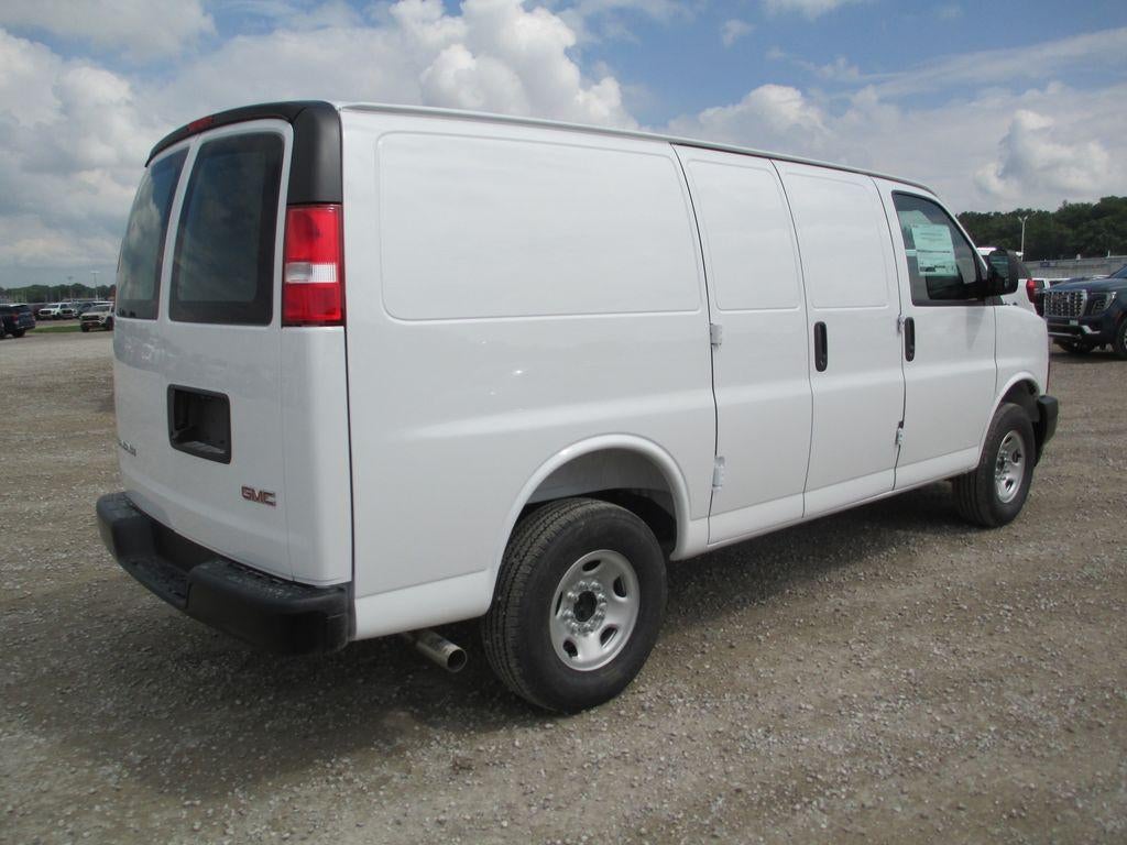 2026 GMC Savana Cargo Base