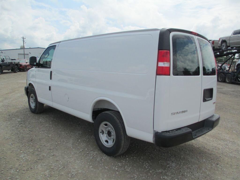 2026 GMC Savana Cargo Base