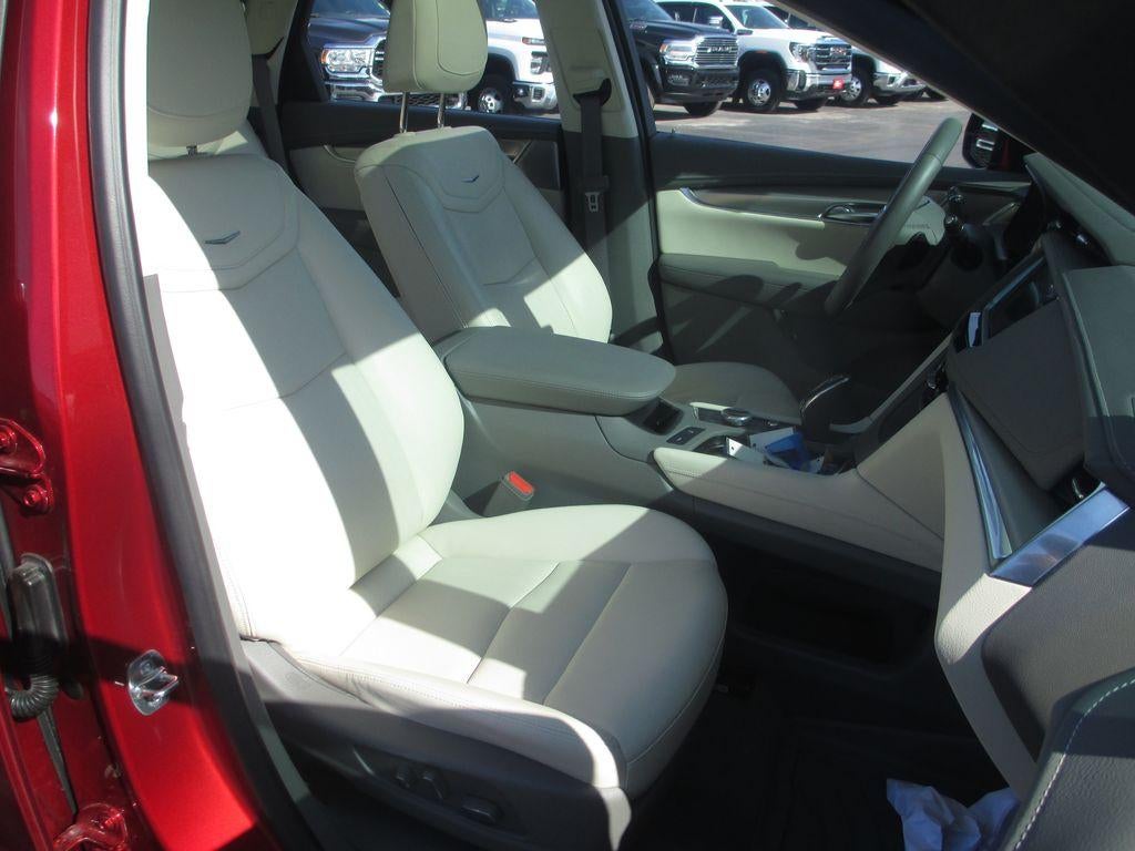 2024 Cadillac XT5 Premium Luxury