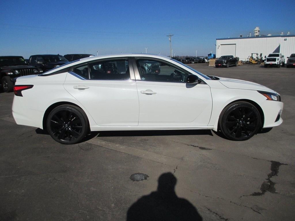 2022 Nissan Altima 2.5 SR