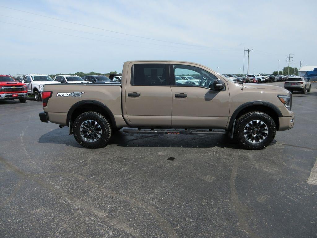 2021 Nissan TITAN Crew Cab PRO-4X 4x4