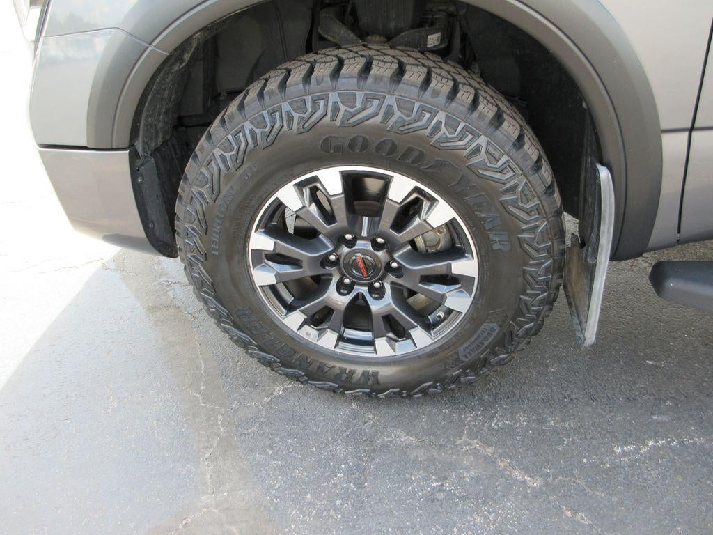 2021 Nissan TITAN Crew Cab PRO-4X 4x4