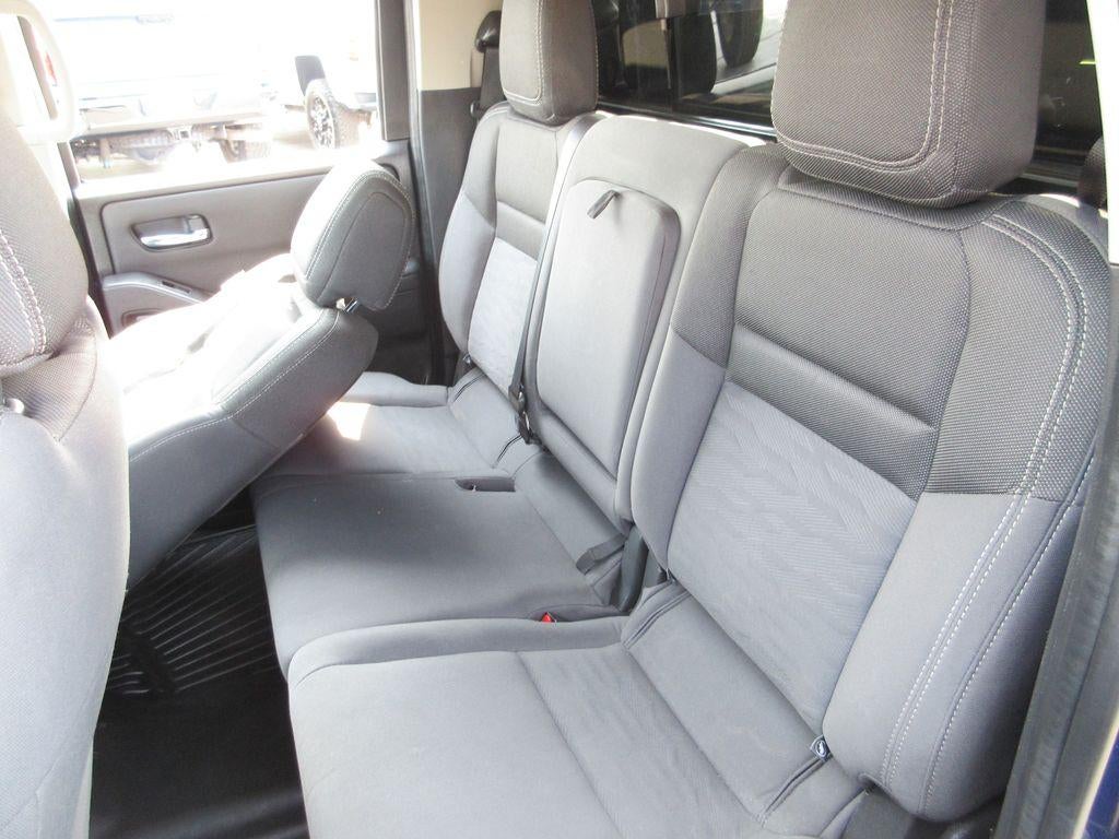 2022 Nissan Frontier Crew Cab SV 4x4