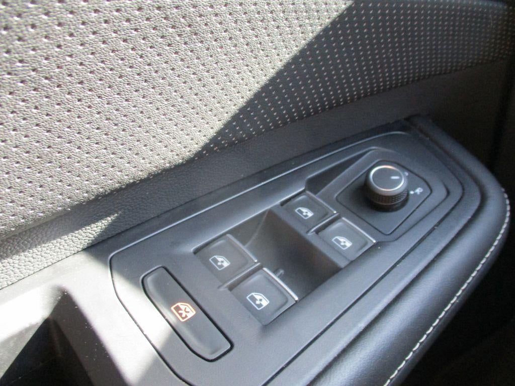 2024 Volkswagen Atlas Cross Sport 2.0T SE