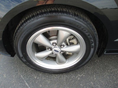 2005 Ford Mustang GT Deluxe