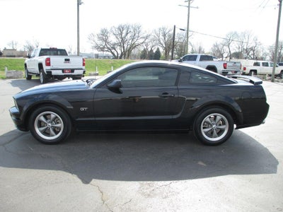 2005 Ford Mustang GT Deluxe