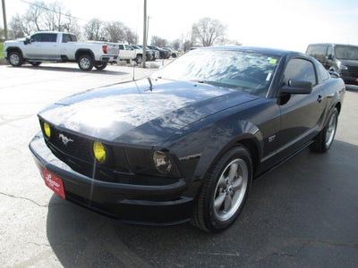 2005 Ford Mustang GT Deluxe