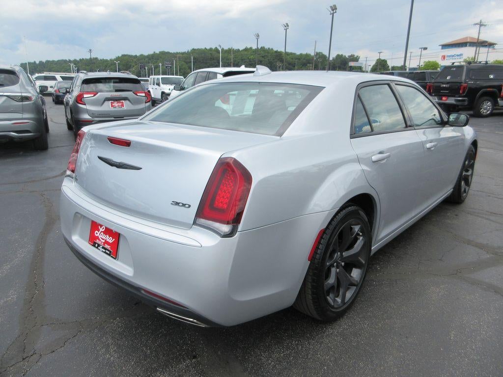 2023 Chrysler 300 Touring