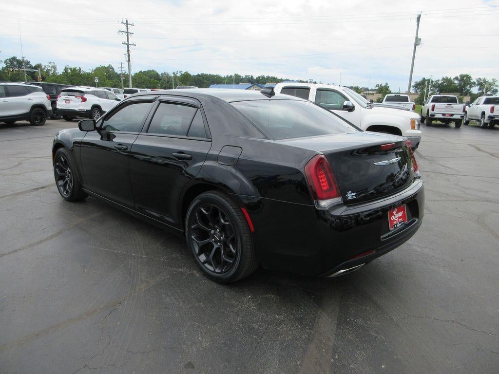2020 Chrysler 300 Touring