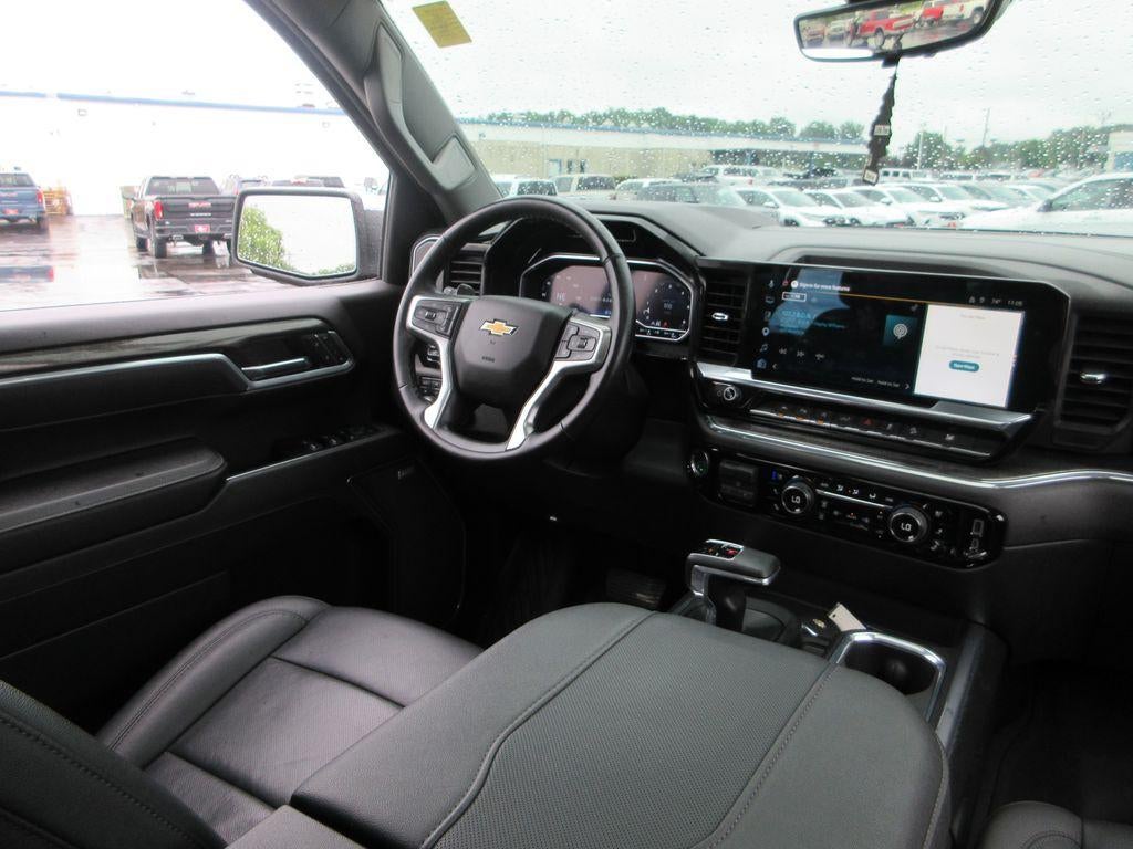 2025 Chevrolet Silverado 1500 LTZ