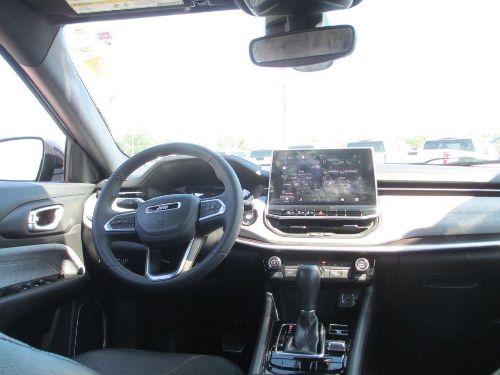 2023 Jeep Compass Latitude Lux