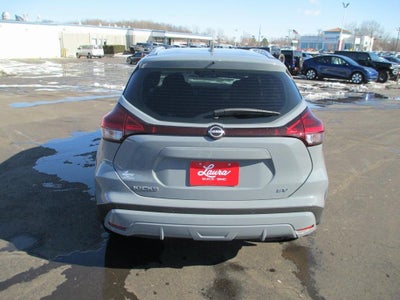 2022 Nissan Kicks SV
