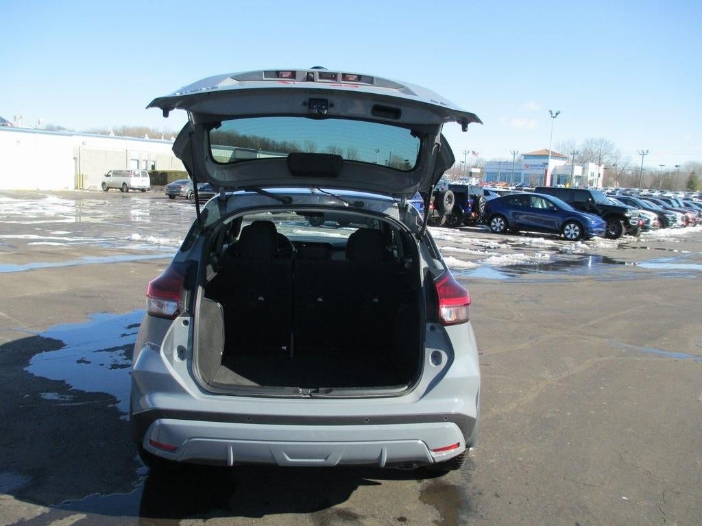 2022 Nissan Kicks SV