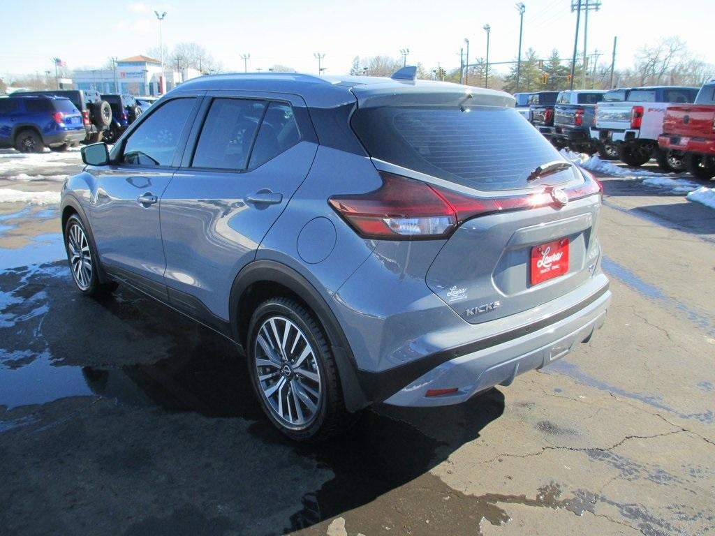 2022 Nissan Kicks SV