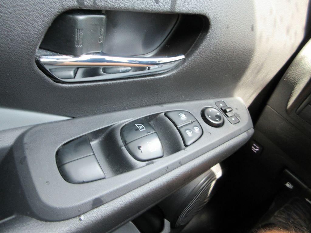 2023 Nissan Kicks SR Xtronic CVT