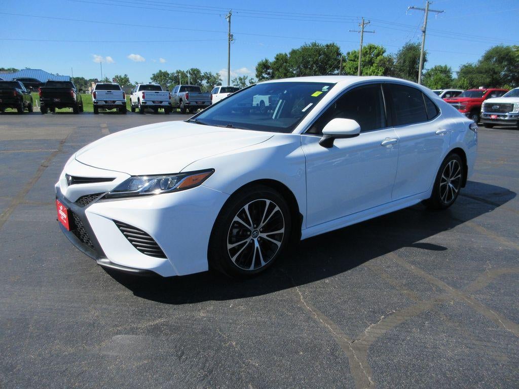2020 Toyota Camry SE