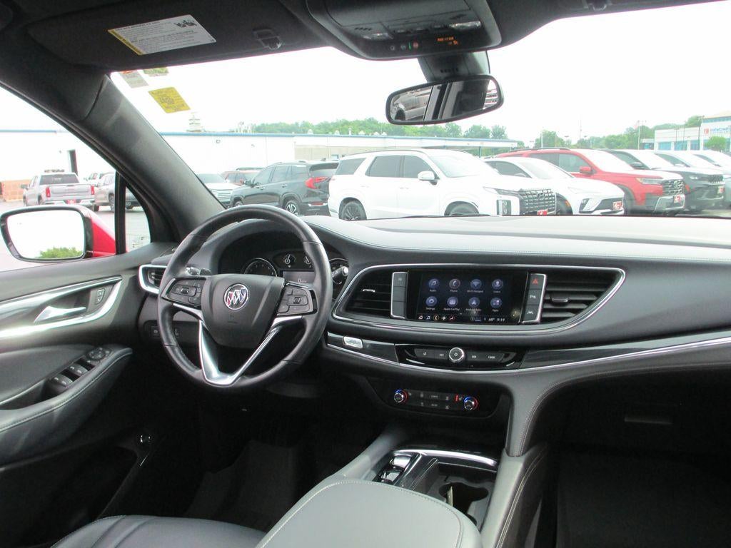 2022 Buick Enclave Essence