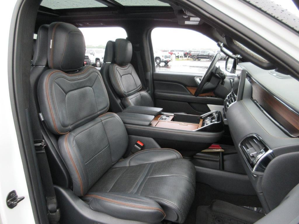 2022 Lincoln Navigator Black Label