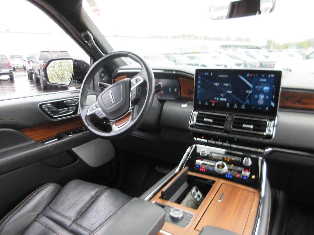 2022 Lincoln Navigator Black Label