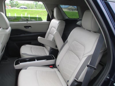 2022 Nissan Pathfinder Platinum