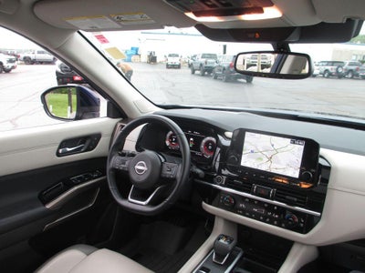 2022 Nissan Pathfinder Platinum