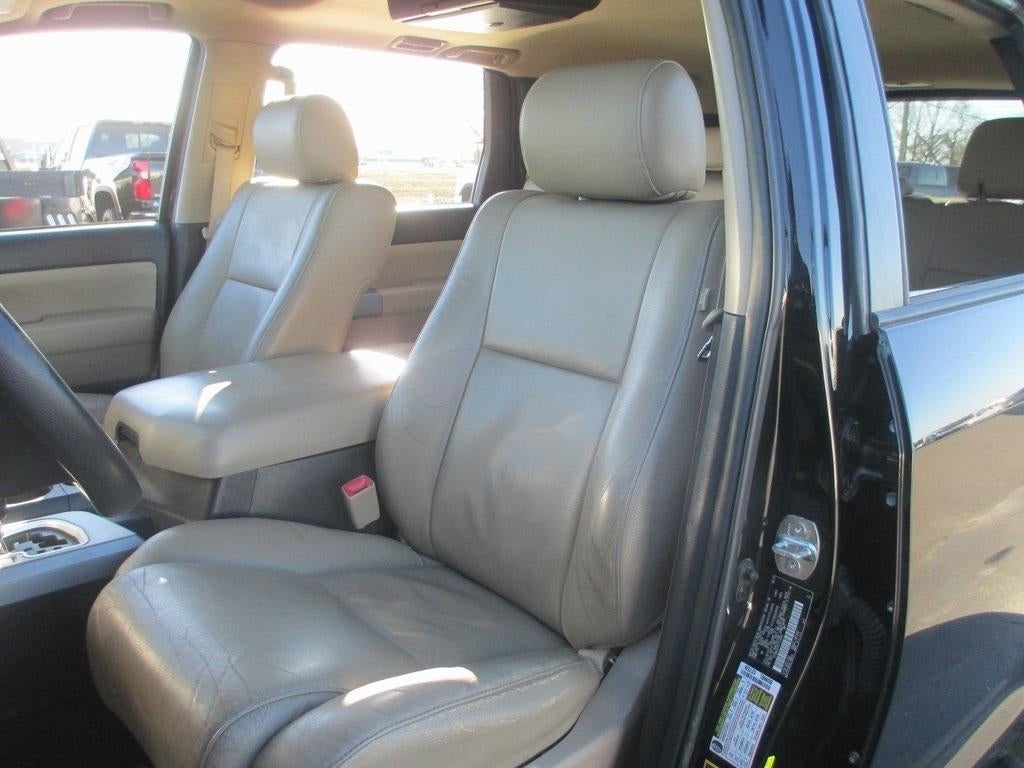 2015 Toyota Sequoia SR5