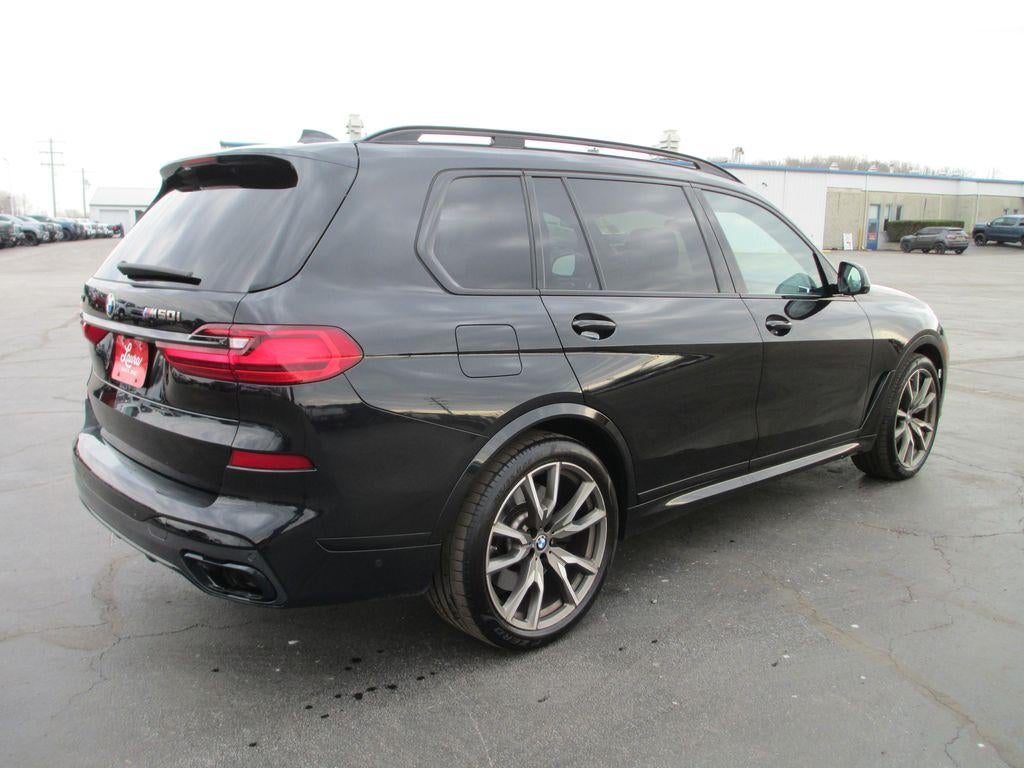 2022 BMW X7 M50i